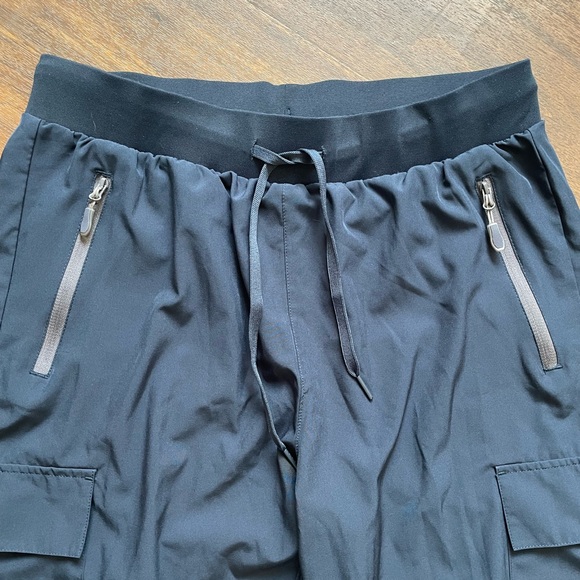 Men's Navy Cargo Pants - Picture 3 of 9